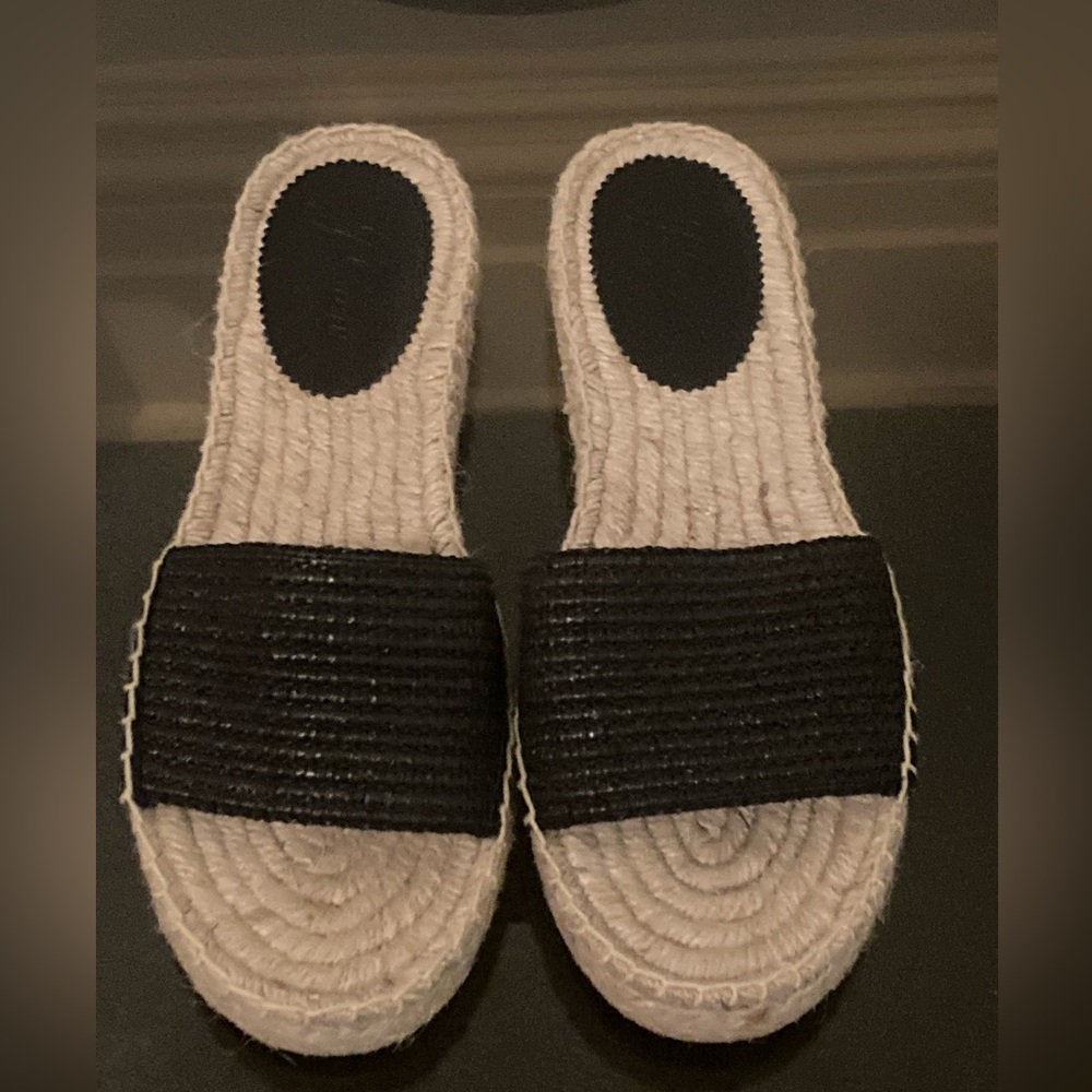 Brand new J Crew woman’s straw rope slippers